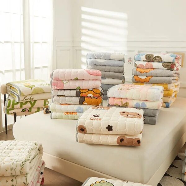 Cute Milk Velvet Cartoon Mattress Foldable Soft Bed Sheet Fall Winter Warm Student Dormitory Bedroom Quilted Thin Queen Mattress - Image 4