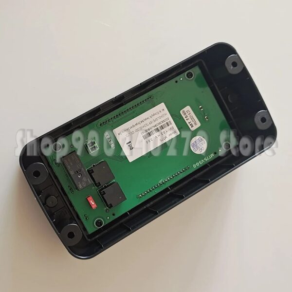 EPEVER MT75 Remote Mete Dual RJ45 communication ports - Image 3